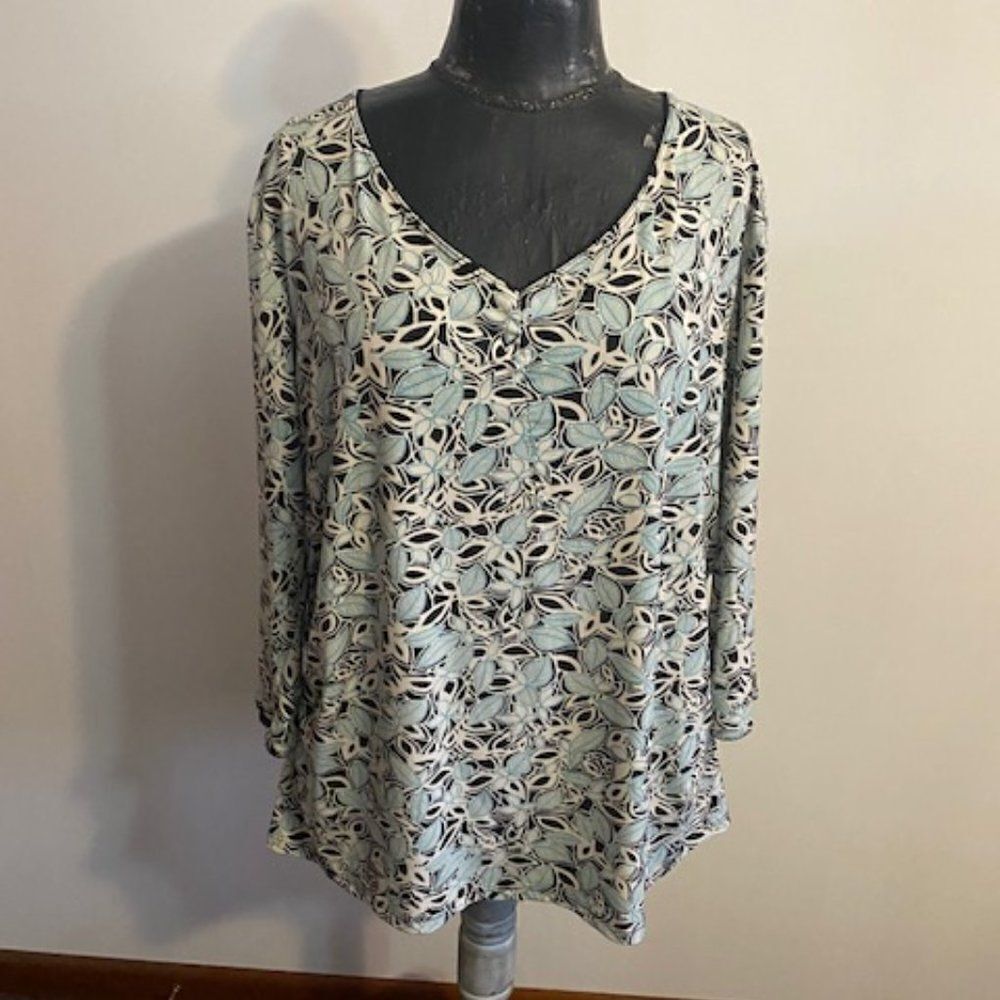 Jonden Green/Black/White Floral 3/4 sleeve tunic, size 2X